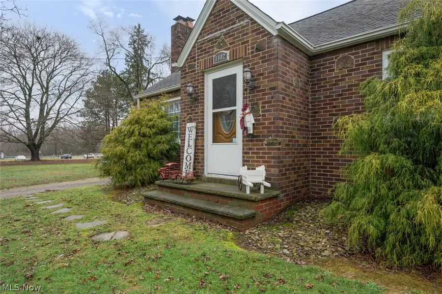 1402 S Chapel Street, Louisville, OH 44641 - #2