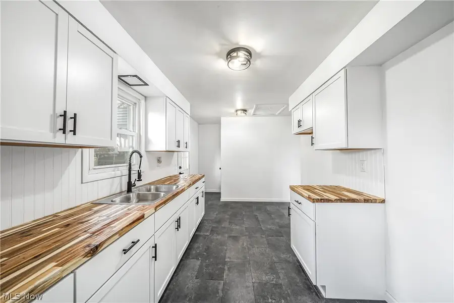 270 Durst Nw Drive, Warren, OH 44483 - #3