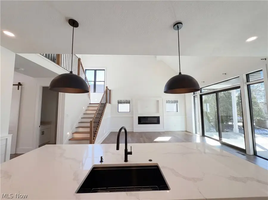 560 Red Oak Lane, Bay Village, OH 44140 - #3