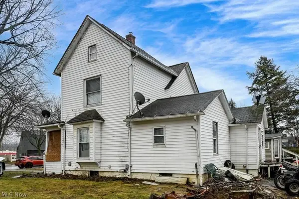 240 1st Nw Street, Barberton, OH 44203