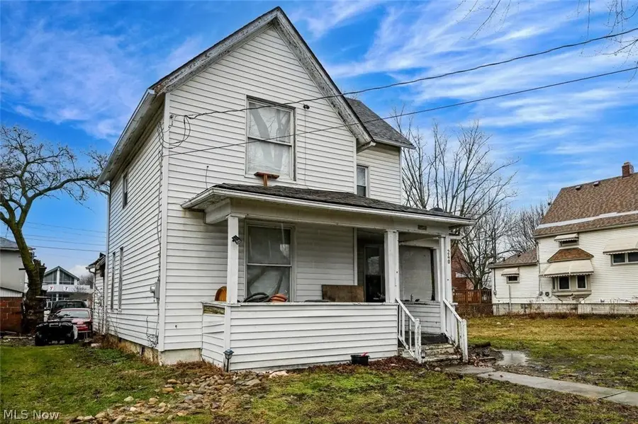 240 1st Nw Street, Barberton, OH 44203 - #2