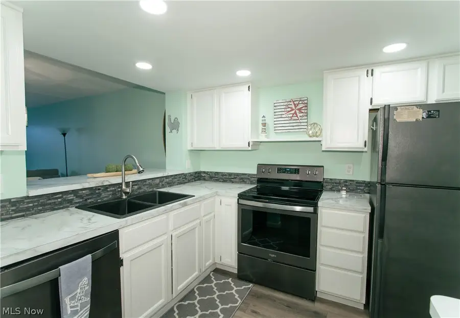 30 Marina Point Drive, Sandusky, OH 44870 - #3