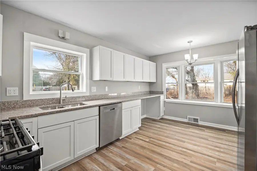 975 N Ridge E Road, Lorain, OH 44055 - #2