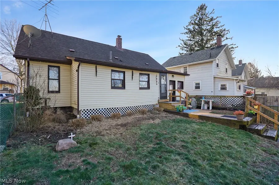 1237 Mcintosh Avenue, Akron, OH 44314 - #3