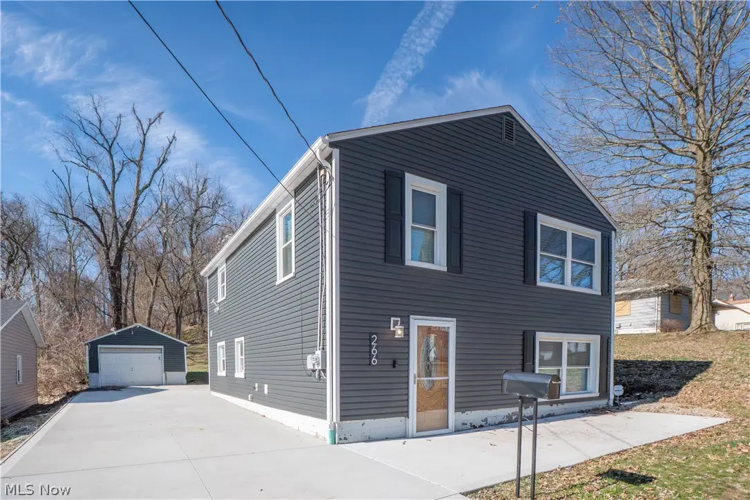 266 Hazelwood Avenue, Barberton, OH 44203 - #1