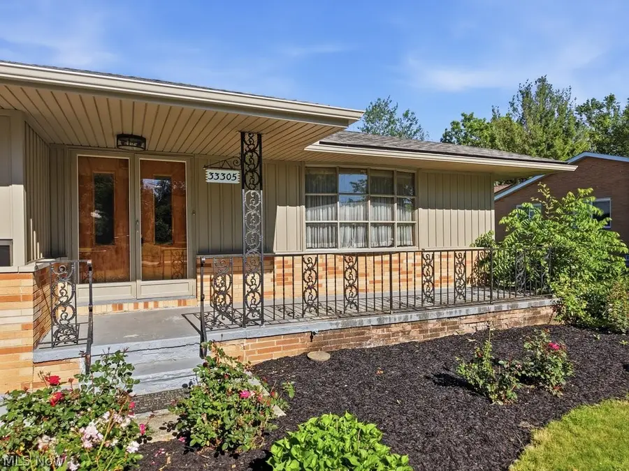 33305 W Sharondale Drive, Solon, OH 44139 - #2