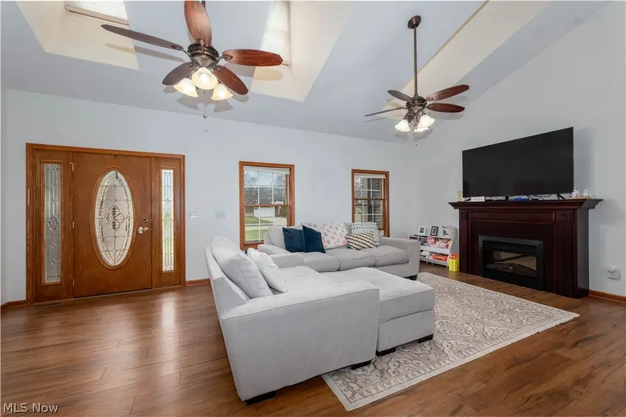 407 31st Sw Street, Barberton, OH 44203 - #2