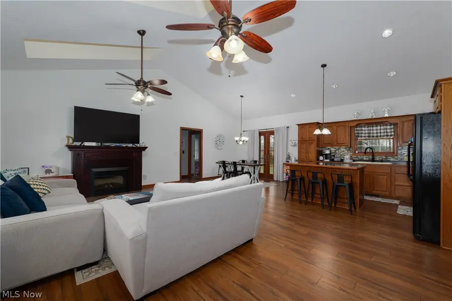 407 31st Sw Street, Barberton, OH 44203 - #3