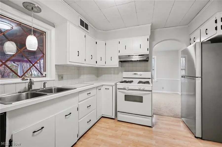 312 Montrose Nw Avenue, Canton, OH 44708 - #2