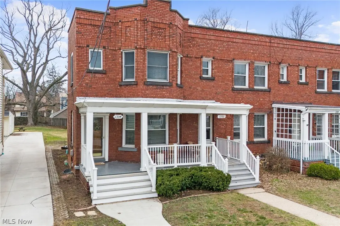 1354 Edwards Avenue, Lakewood, OH 44107 - #1