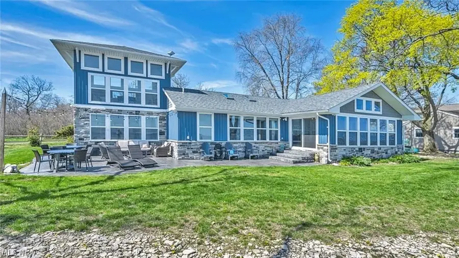 104 E Point Drive, Kelleys Island, OH 43438 - #2