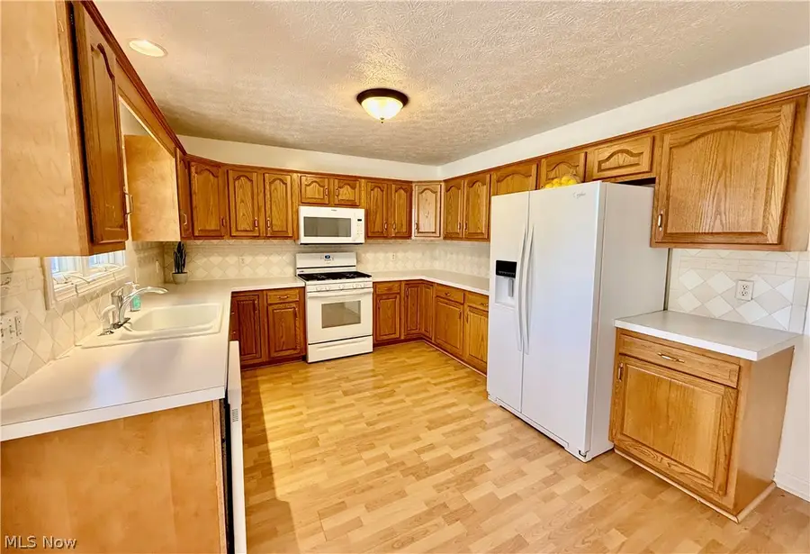 8524 Manchester Nw Avenue, Canal Fulton, OH 44614 - #3