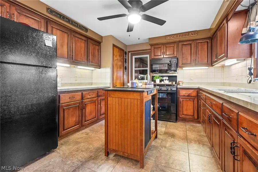 4401 Forest Hill Drive, Lorain, OH 44053 - #3