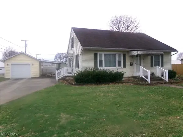 213 W Stewart Avenue, West Lafayette, OH 43845