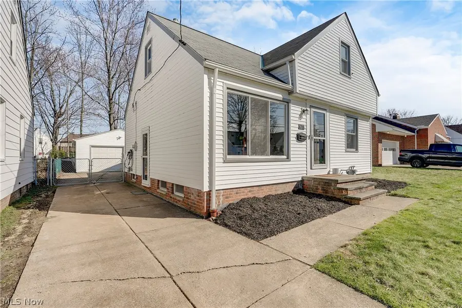 1677 Douglas Road, Wickliffe, OH 44092 - #2