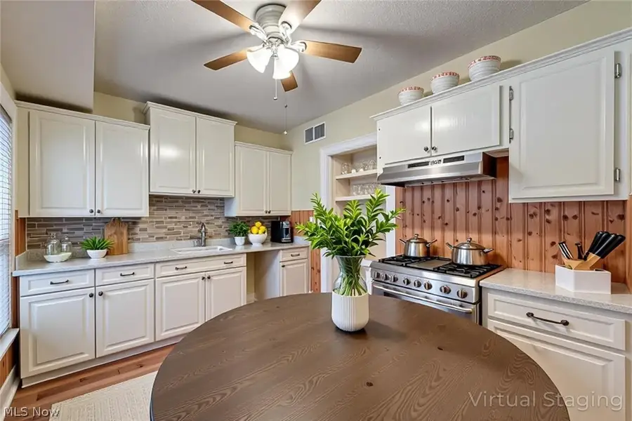 37948 Barnes Court, Willoughby, OH 44094 - #3