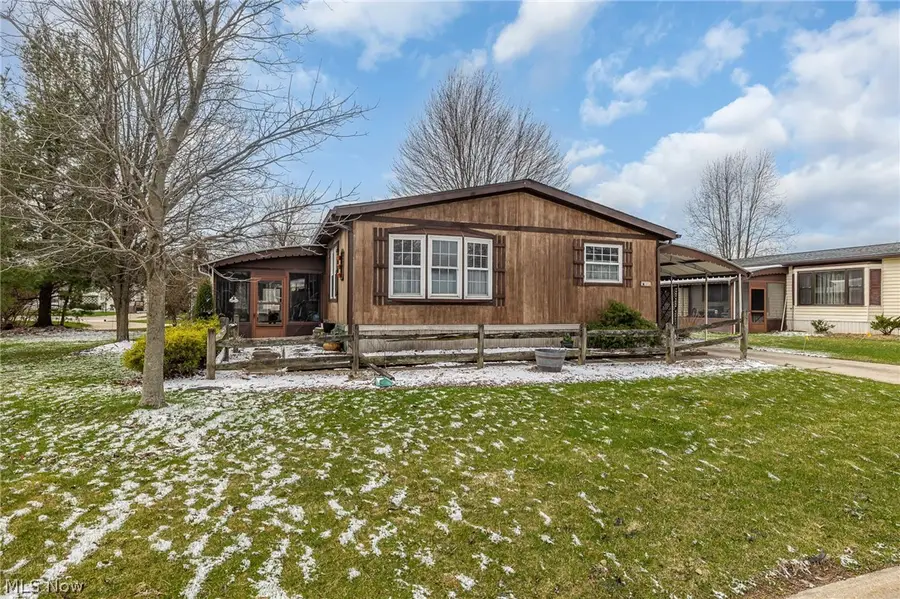 63 Parkway Drive, Olmsted, OH 44138 - #2