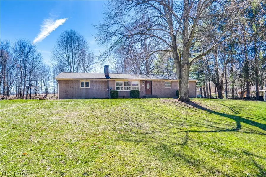 6814 Skylane Nw Street, North Canton, OH 44720 - #3