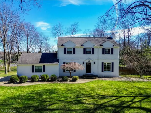 568 Hampshire Road, Fairlawn, OH 44333