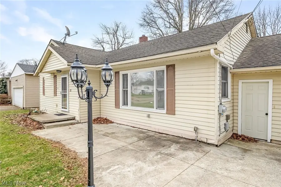 3290 Sweitzer Nw Street, Uniontown, OH 44685 - #3