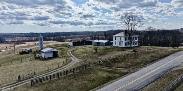 6040 Pinecrest Drive, Zanesville, OH 43701