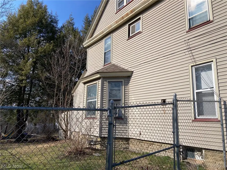 32 Summit Avenue, Niles, OH 44446 - #3