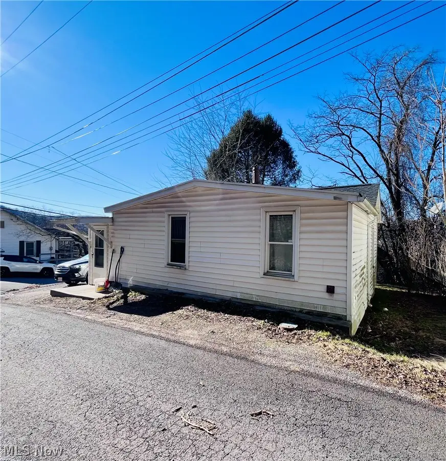 603 Utah Lane, Chester, WV 26034 - #2