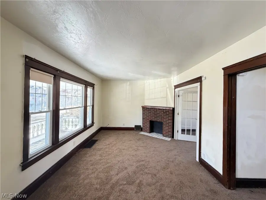 9711 Parmelee Avenue, Cleveland, OH 44108 - #2