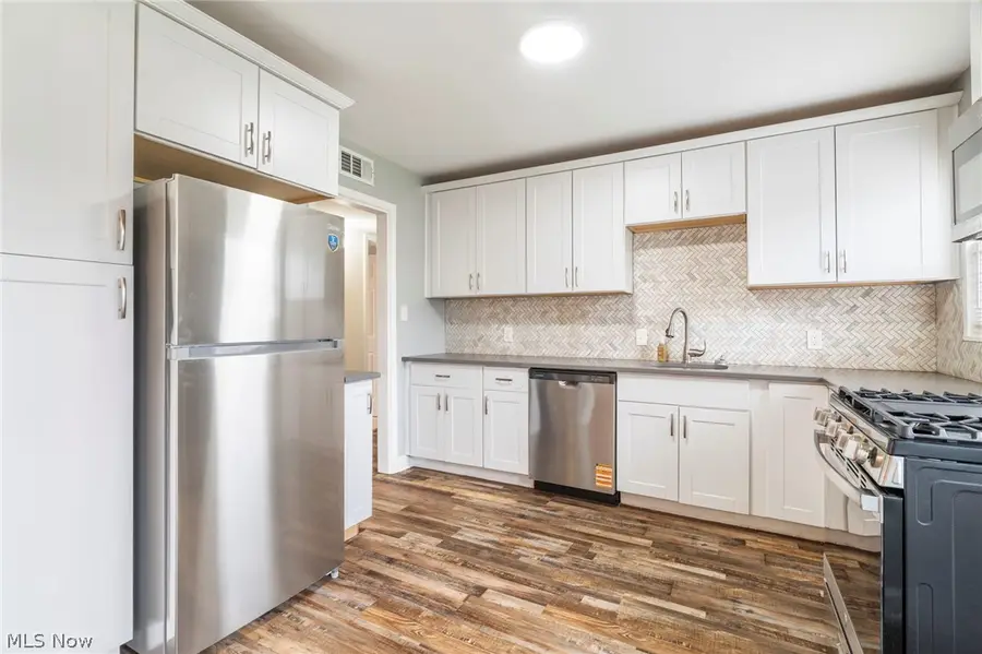 568 Sycamore Drive, Euclid, OH 44132 - #3