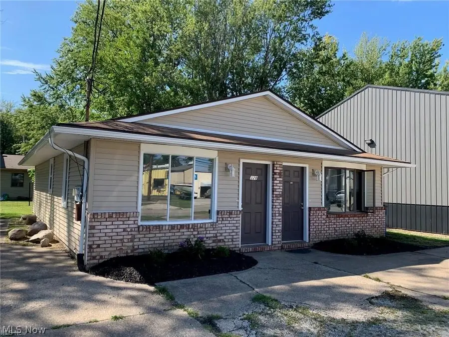 326/328 Abbe Road, Sheffield Lake, OH 44054 - #2