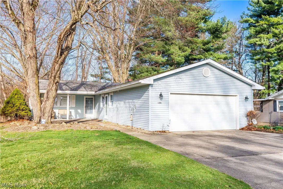 1381 Circle Hill Se Road, North Canton, OH 44720 - #1