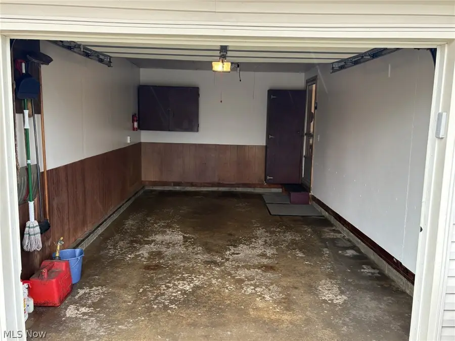 549 NW Montrose Nw Avenue, Massillon, OH 44646 - #3