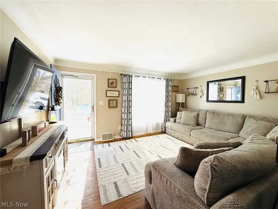 6308 Delora Avenue, Brooklyn, OH 44144 - #3