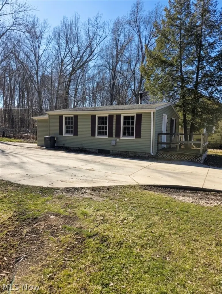 234 Oakwood Street, Elyria, OH 44035 - #3