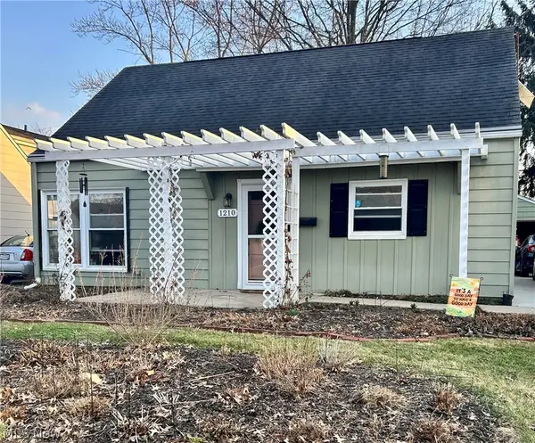 1210 Myrtle Avenue, Cuyahoga Falls, OH 44221