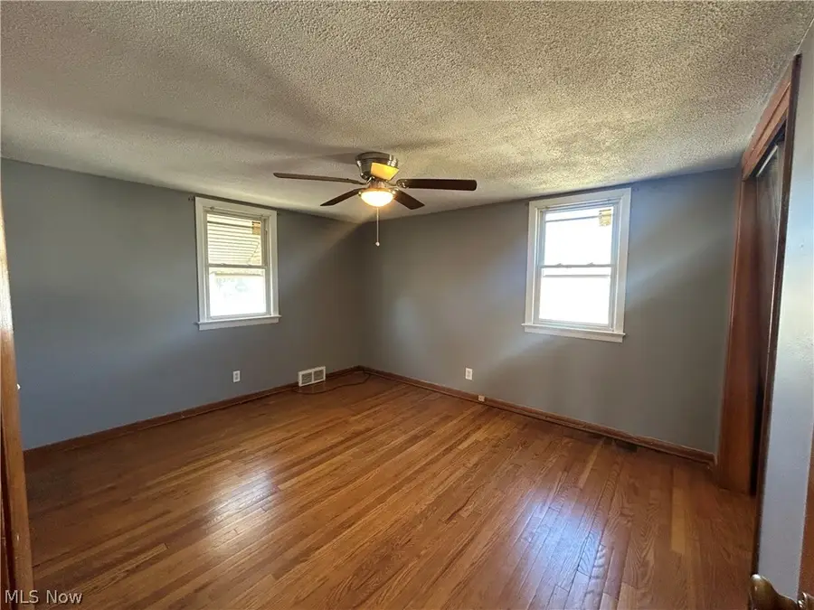 10925 Mccracken Road, Garfield Heights, OH 44125 - #2