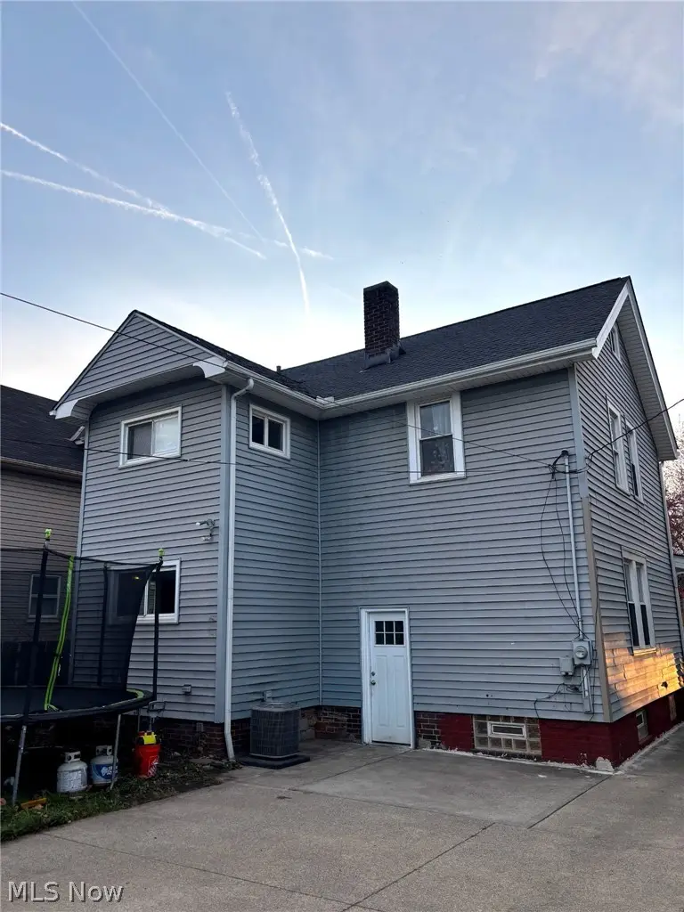 3719 Washington Park Boulevard, Newburgh Heights, OH 44105 - #3