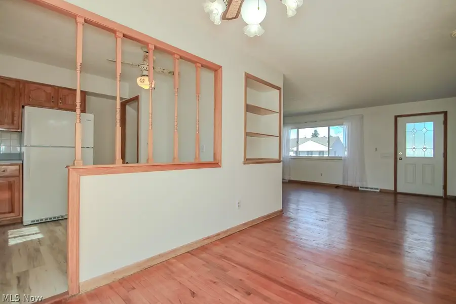 30224 Regent Road, Wickliffe, OH 44092 - #3