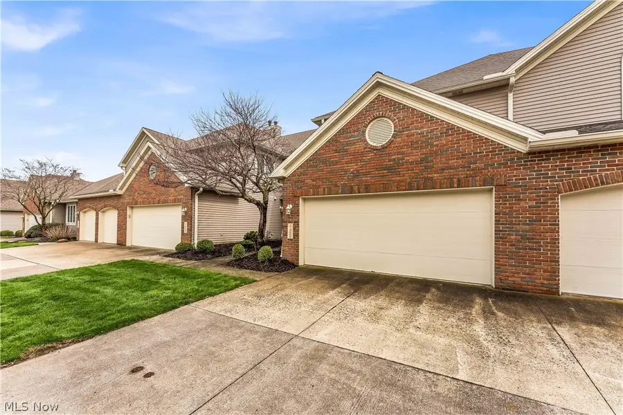 120 Ambleside Way, Amherst, OH 44001 - #2