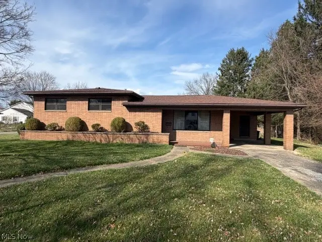 119 E 5th Street, Williamstown, WV 26187 - #1