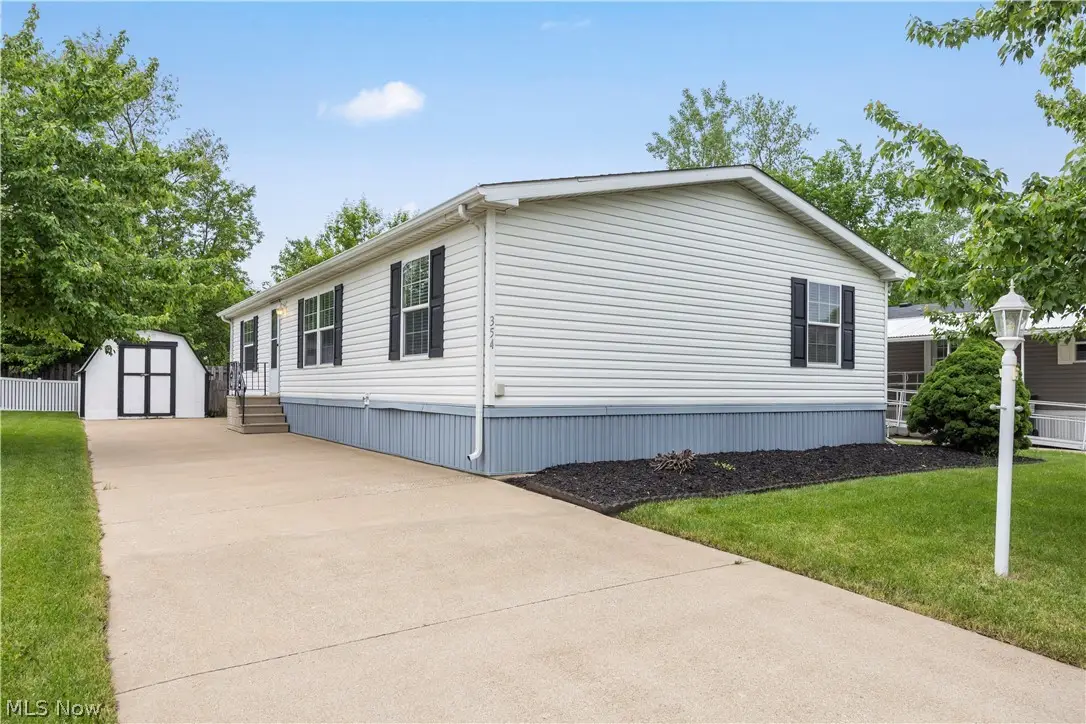 354 Pin Oak Circle, Elyria, OH 44035 - #1