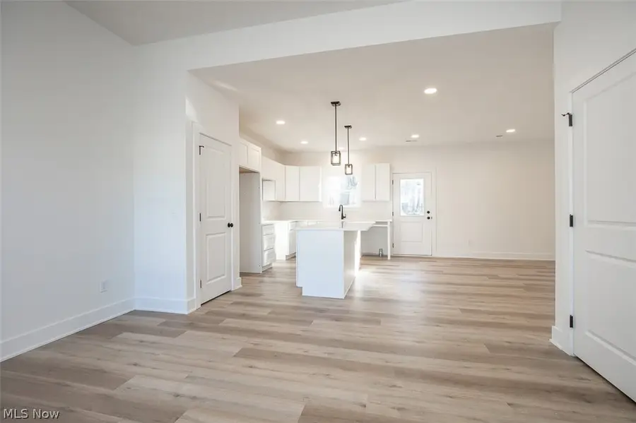 5595 Walnut Street, Mentor On The Lake, OH 44060 - #3