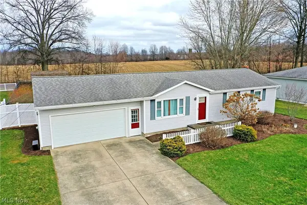 9812 Deltona Drive, New Middletown, OH 44442