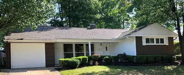 6329 Nelwood Road, Parma Heights, OH 44130