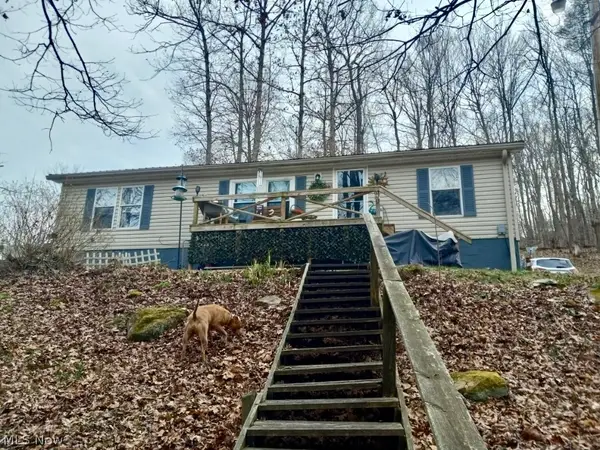 2742 Laurel Creek Road, Waverly, WV 26184