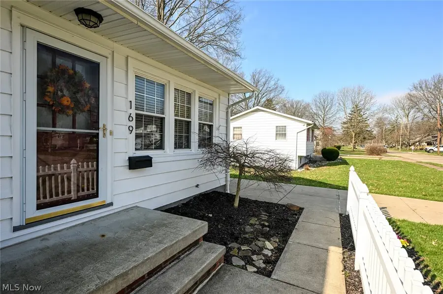 169 Kempton Drive, Berea, OH 44017 - #2