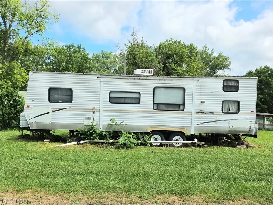 99 E Apple Blossom Way, Elizabeth, WV 26143 - #2