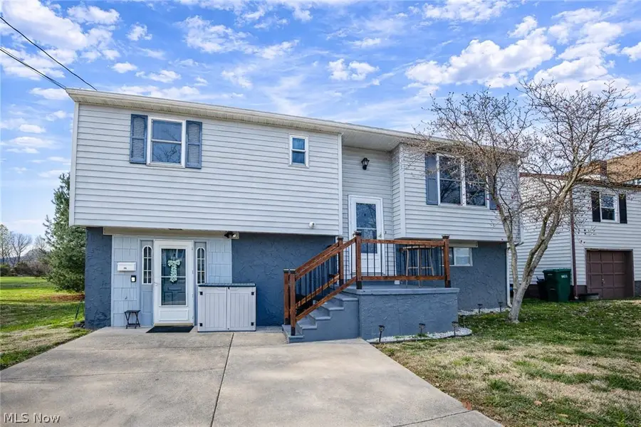 814 W 4th Street, Williamstown, WV 26187 - #2