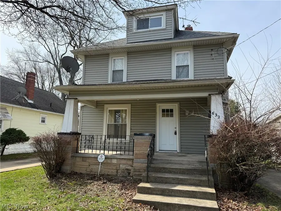 632 Roscoe Avenue, Akron, OH 44306 - #2