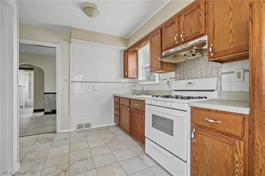 412 Orchard Avenue, Niles, OH 44446 - #3